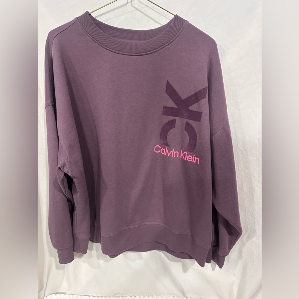 Calvin Klein Sweatshirt like new Mauve/purple color super soft